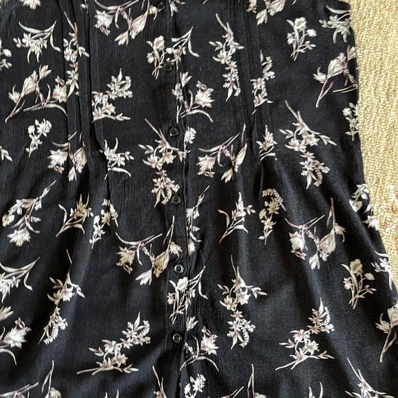 Sleeveless button down tunic - Picture 4 of 4